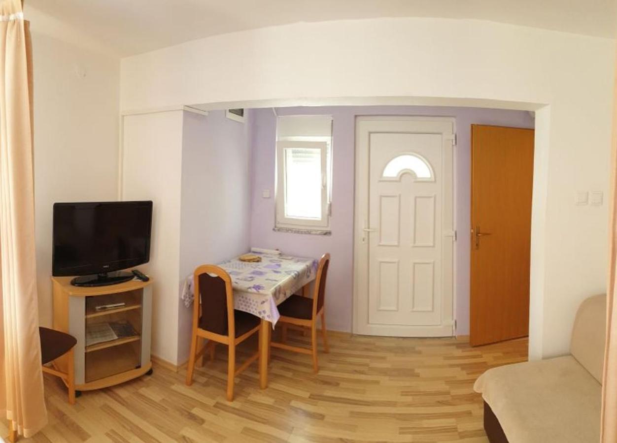 סבטי פיליפ אי ג'קוב Apartments Andelic מראה חיצוני תמונה
