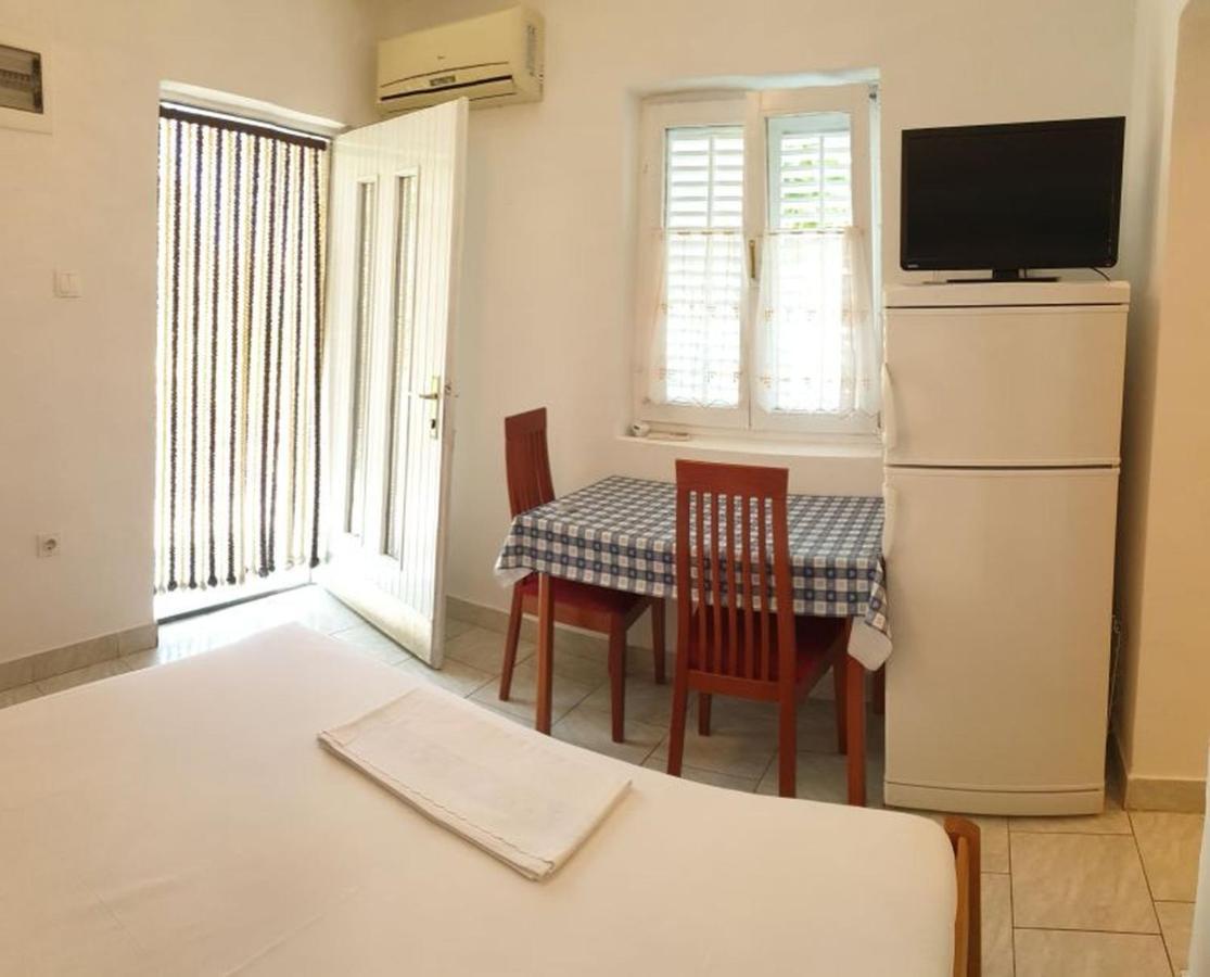 סבטי פיליפ אי ג'קוב Apartments Andelic מראה חיצוני תמונה